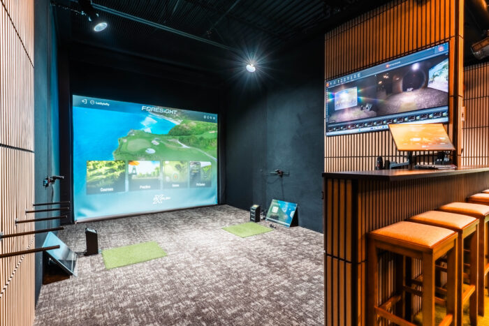 Henderson Bay indoor golf simulator at Lago Golf in Port Coquitlam, BC