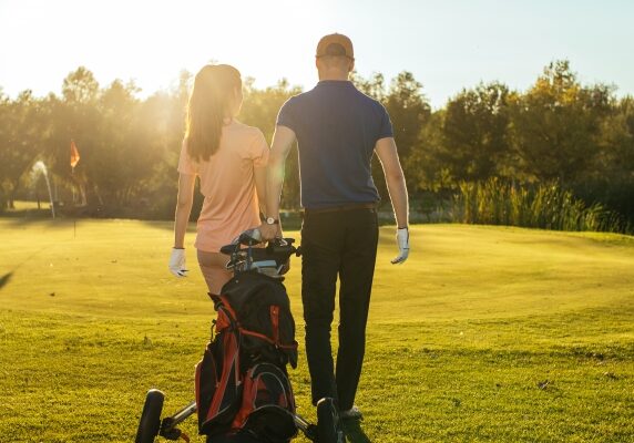 COUPLES GOLFING