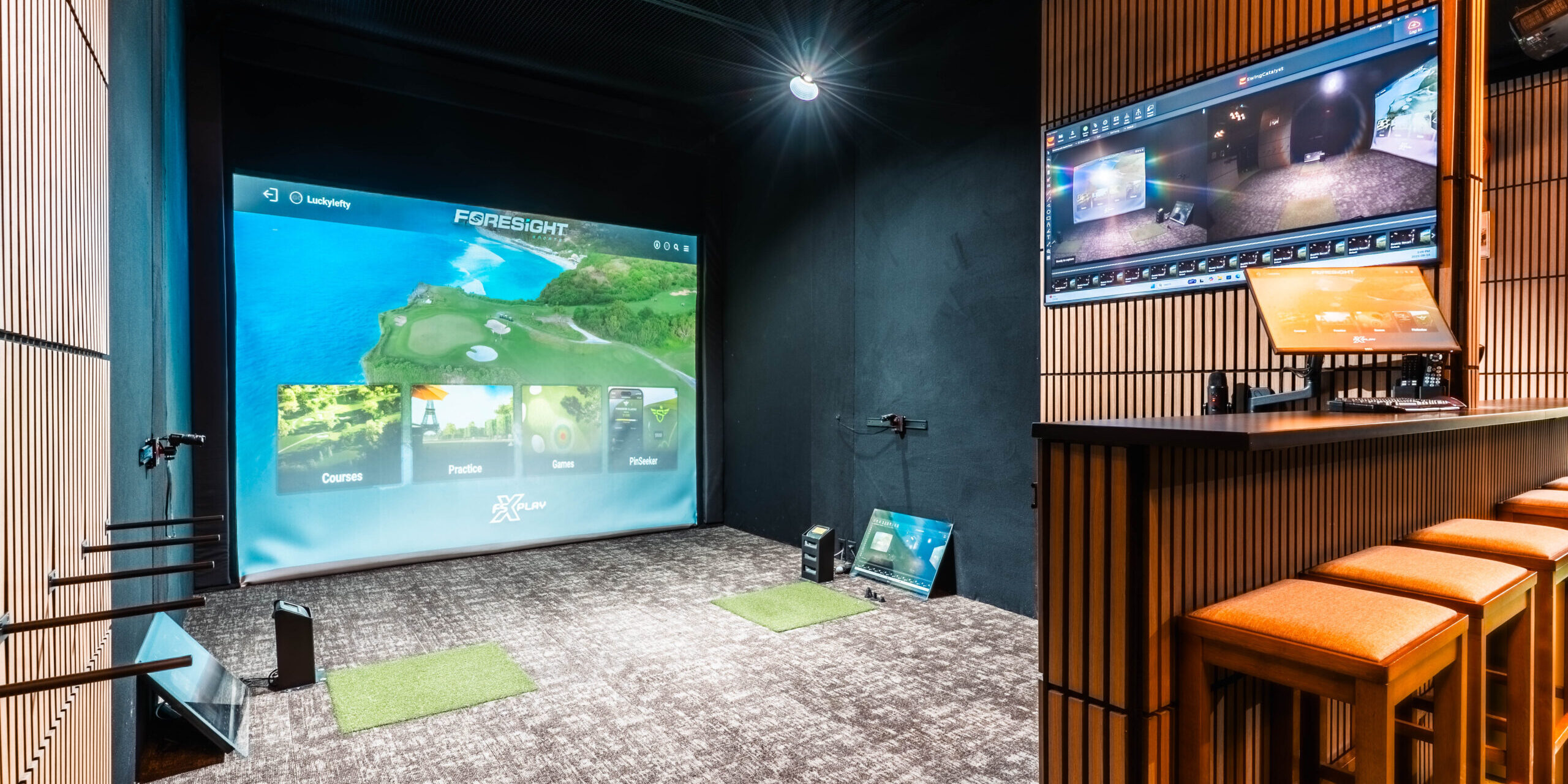 Henderson Bay indoor golf simulator at Lago Golf in Port Coquitlam, BC