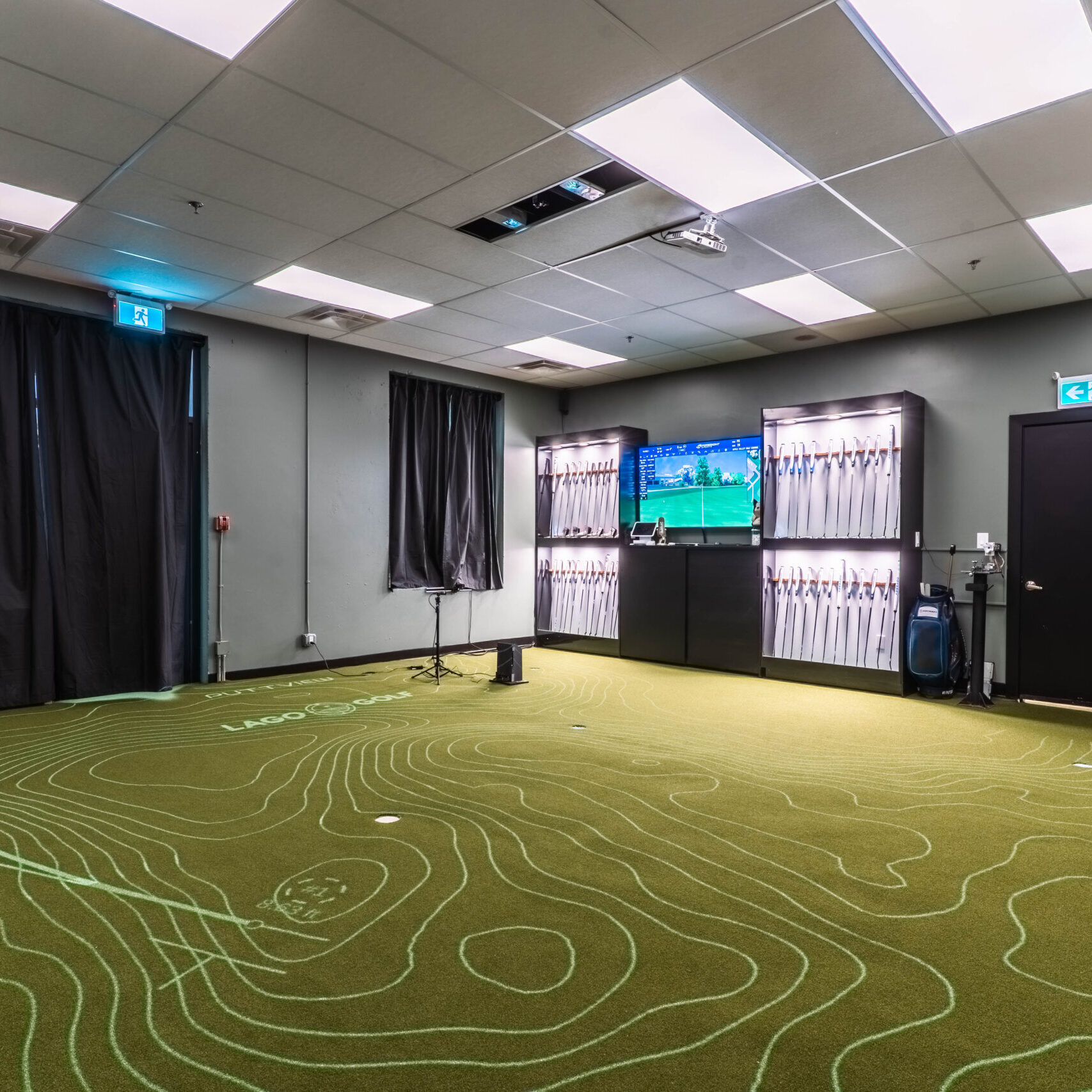 putting studio with putter display